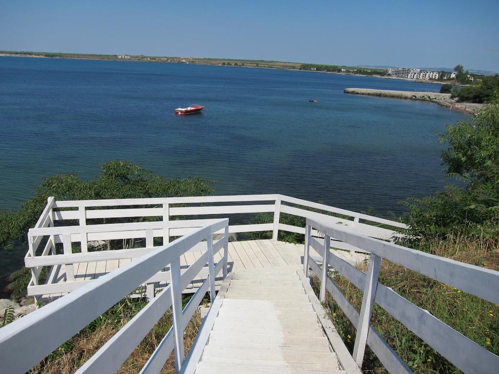 Blue Bay Palace Apart Complex Pomorie Esterno foto
