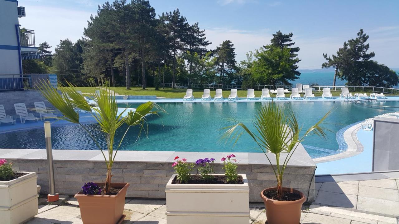 Blue Bay Palace Apart Complex Pomorie Esterno foto