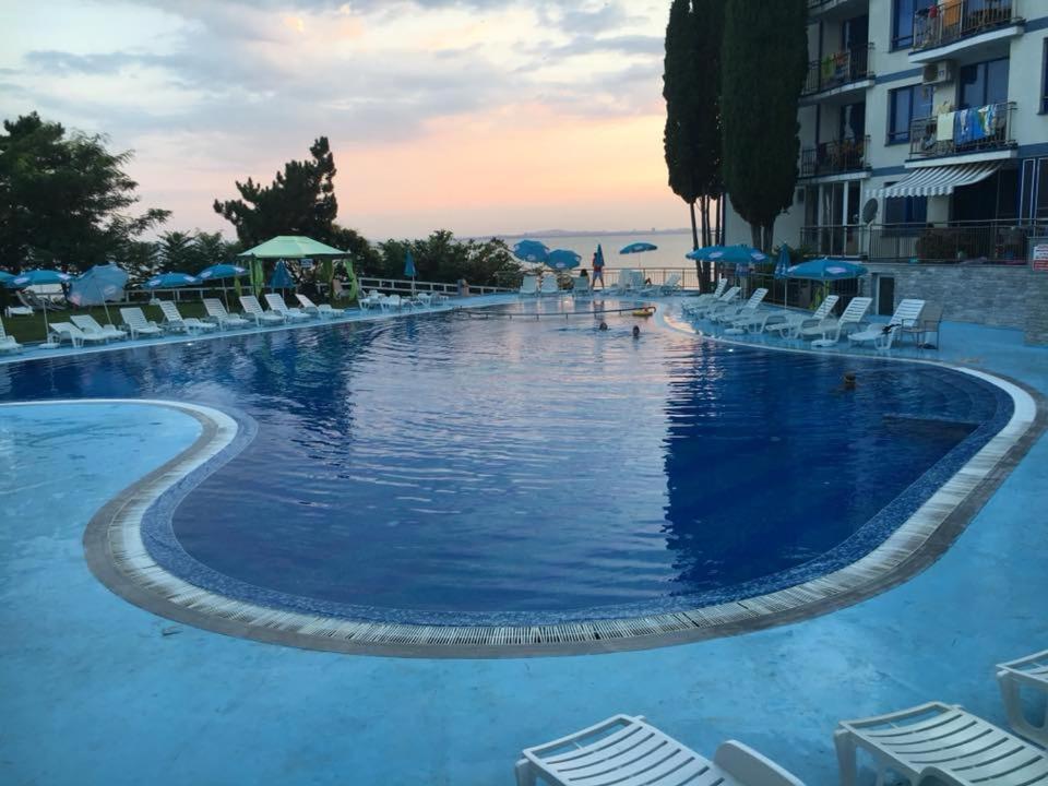 Blue Bay Palace Apart Complex Pomorie Esterno foto