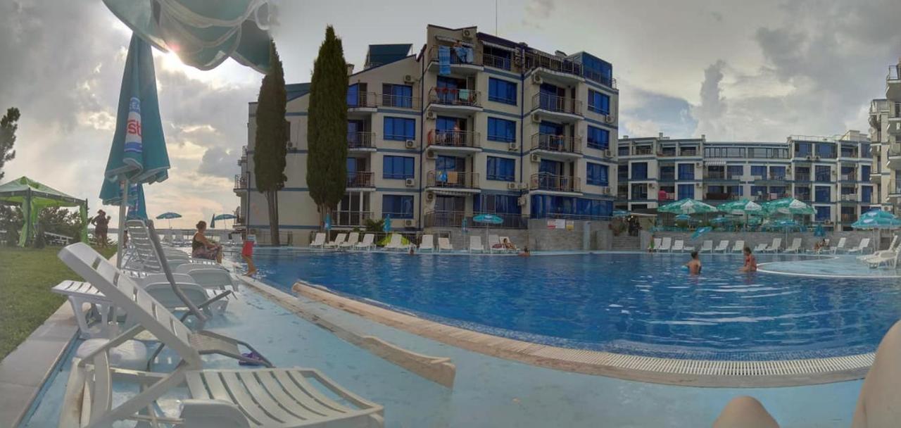 Blue Bay Palace Apart Complex Pomorie Esterno foto